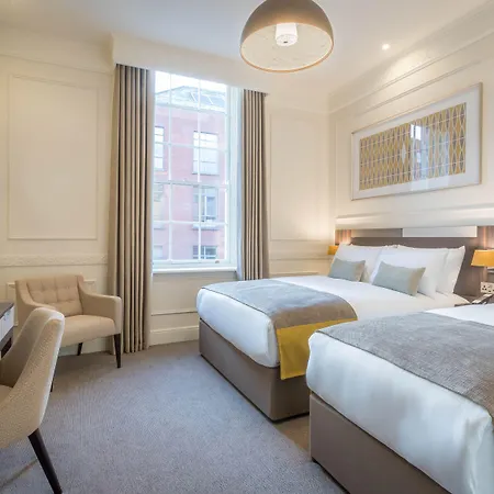 7, Centre Hotell 4*