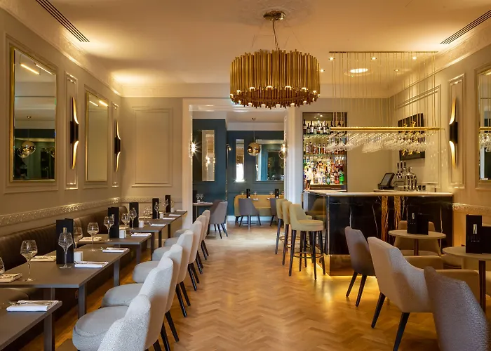 מלון 7, Centre 4*